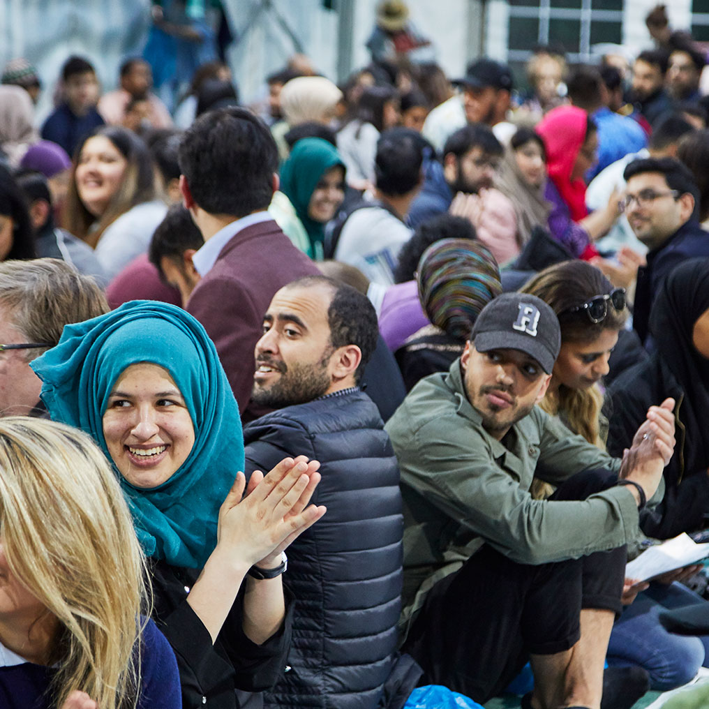 A lot of people appreciating Ramadan Festival.